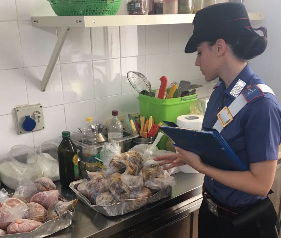 Sicurezza alimentare, controlli in Ortigia: sanzionati ristoranti