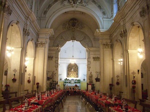 Siracusa, la chiesa del Carmine trasformata in una mensa per la cena di Natale