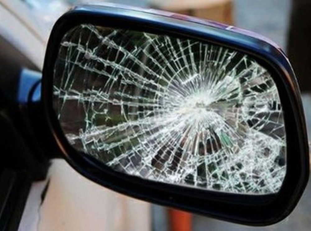 Catania: tenta la "truffa dello specchietto", ma becca un poliziotto