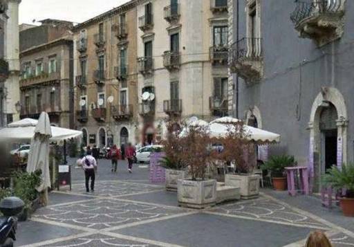 Catania, blitz anti abusivismo commerciale nel centro storico