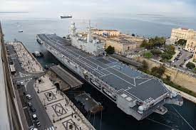 La portaerei Cavour in manutenzione ai Cantieri navali di Palermo