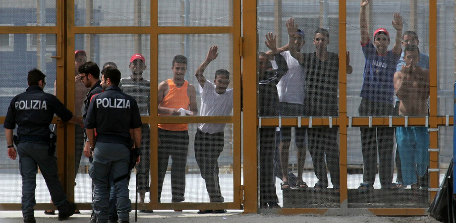 Tunisino morto al Centro migranti di Caltanissetta