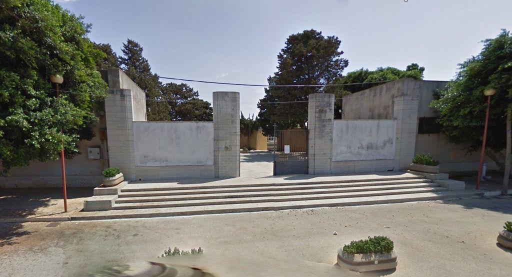 Operaio del cimitero di Petrosino ferito da una bara durante la tumulazione