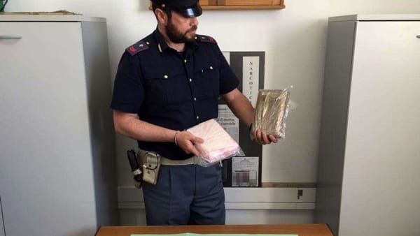 Cocaina sull'asse Sicilia - Calabria, preso a Palermo con due chili di droga