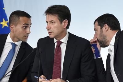 Governo, crisi per il momento congelata in attesa dell'incontro Salvini - Conte - Di Maio