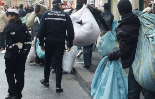 Contraffazione, circa 300 articoli sequestrati nel Palermitano
