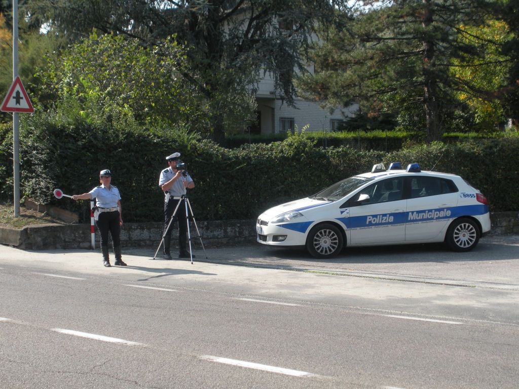 Vittoria, controlli della Polizia Municipale in centro e a Scoglitti.
