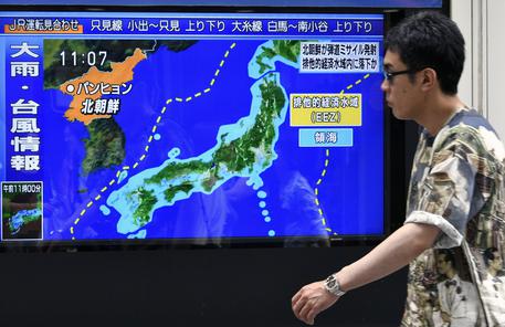 La Corea del Nord lancia un missile intercontinentale verso il Giappone