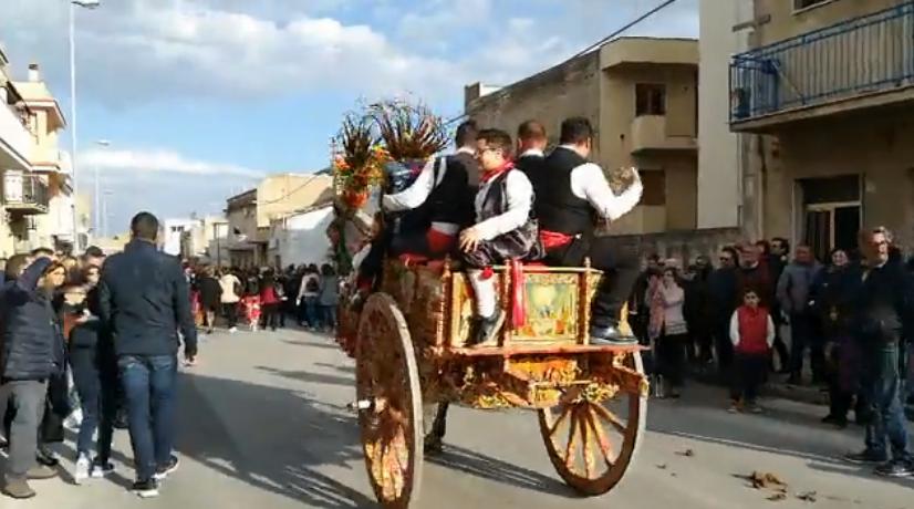 Sfilata dei carretti siciliani a Rosolini in occasione della Festa della Croce