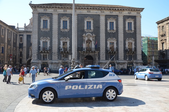 Denunce in serie tra vicini, interviene la polizia di Catania