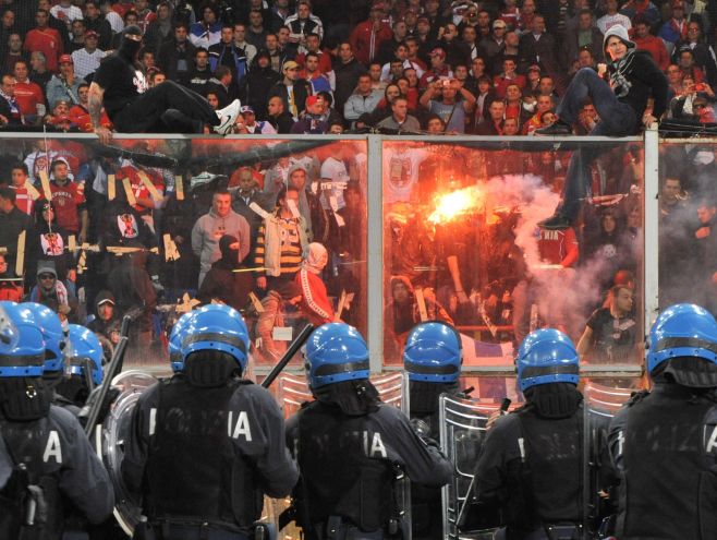 Calcio: rischio disordini nel Messinese: "No alla vendita dei biglietti ai catanesi"
