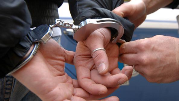 Droga, quattro presunti pusher violenti arrestati a Carini