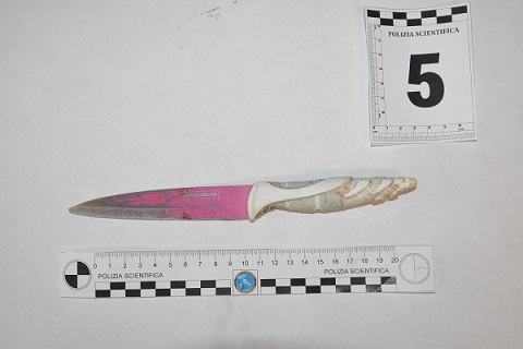 Armato di coltello tenta la rapina al supermercato Lidl di Ragusa: arrestato