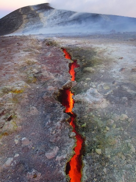 Etna: il gas è il 'motore termico' delle eruzioni