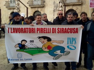 Il Comune di Siracusa anticipa i compensi per gli ex lavoratori Pirelli