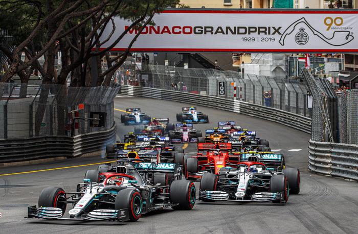 Formula 1, Hamilton vince il Gran Premio di  Monaco: seconda la Ferrari di Vettel