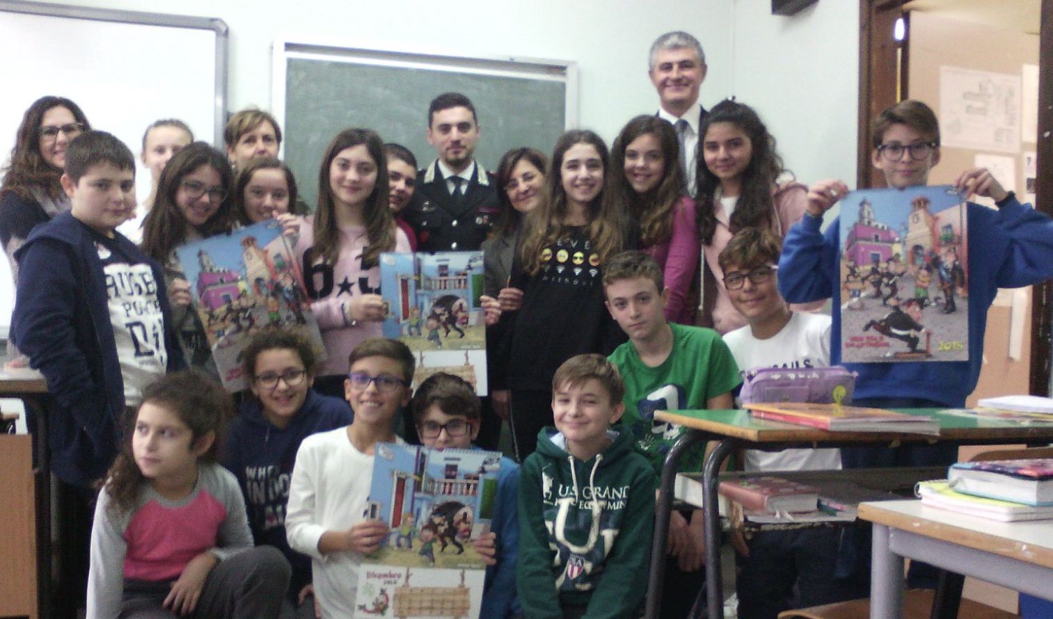 Carabinieri, calendario "fantasy" distribuito alle scuole di Siracusa
