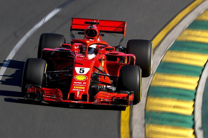 Formula 1, Hamilton in pole in Australia: Ferrari  secondo e terzo posto