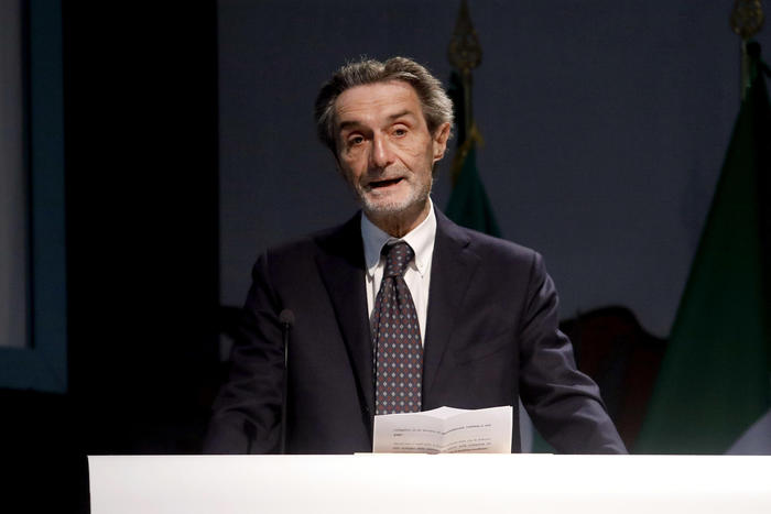 Caso camici: il presidente della Lombardia Fontana prosciolto con altri 4 dal gup di Milano