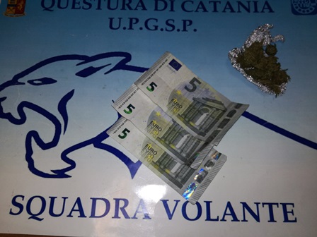 Catania, spacciava marijuana: bloccato un senegalese minorenne