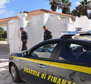 Brindisi, droga e contrabbando di sigarette: 23 denunce e sequestri per oltre 2 mln di euro 