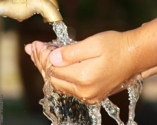 Emergenza a Gela per l'acqua inquinata: vietato l'uso potabile