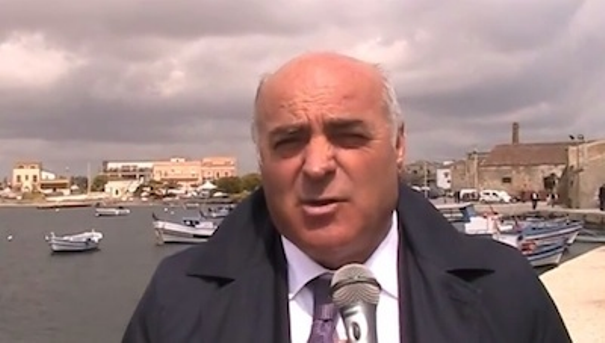 Deputato all'Ars: "Chiudiamo i porti della Sicilia ai migranti e blocco navale"