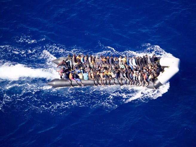 Migranti, allarme Ong: da 24 ore  nessuno soccorre gommone con 80 persone a largo della Libia               