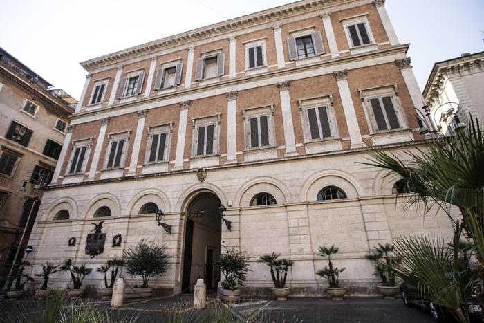 Roma, caporal maggiore suicida a Palazzo Grazioli