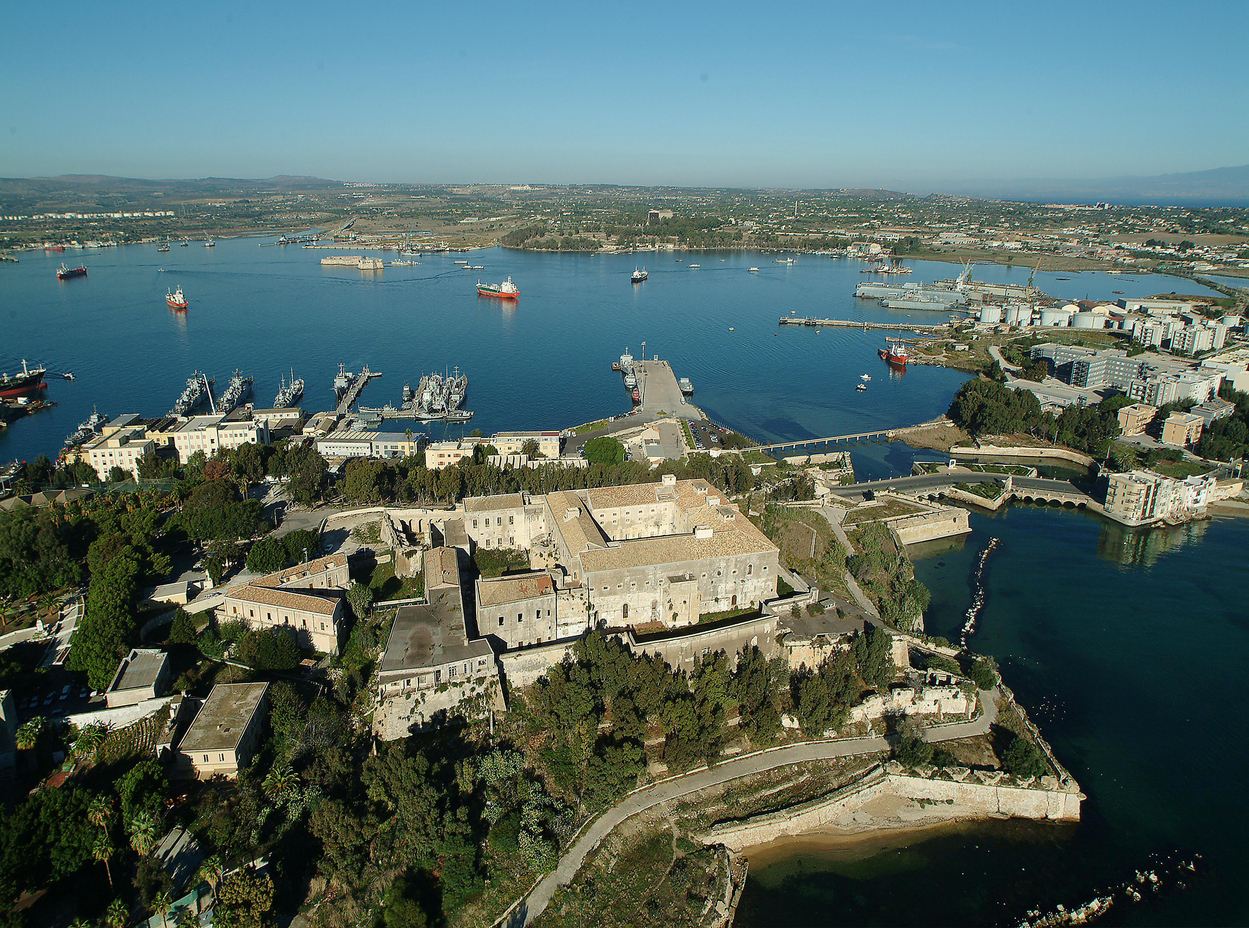 Hotspot al porto di Augusta, Vinciullo: "Salvini fermi i lavori appena iniziati"