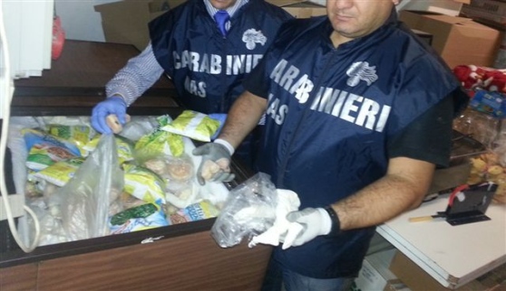 Sicurezza alimentare: 1200 chili di cibo sequestrati a Palermo 