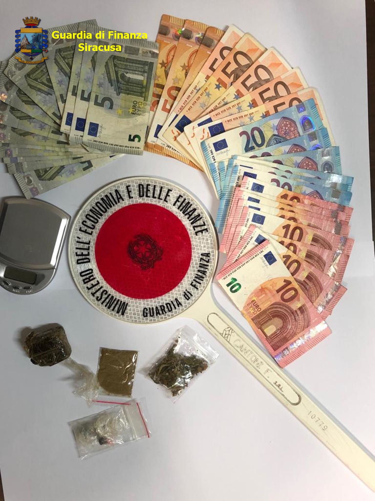 Siracusa, droga e soldi cash: giovane arrestato dalla finanza