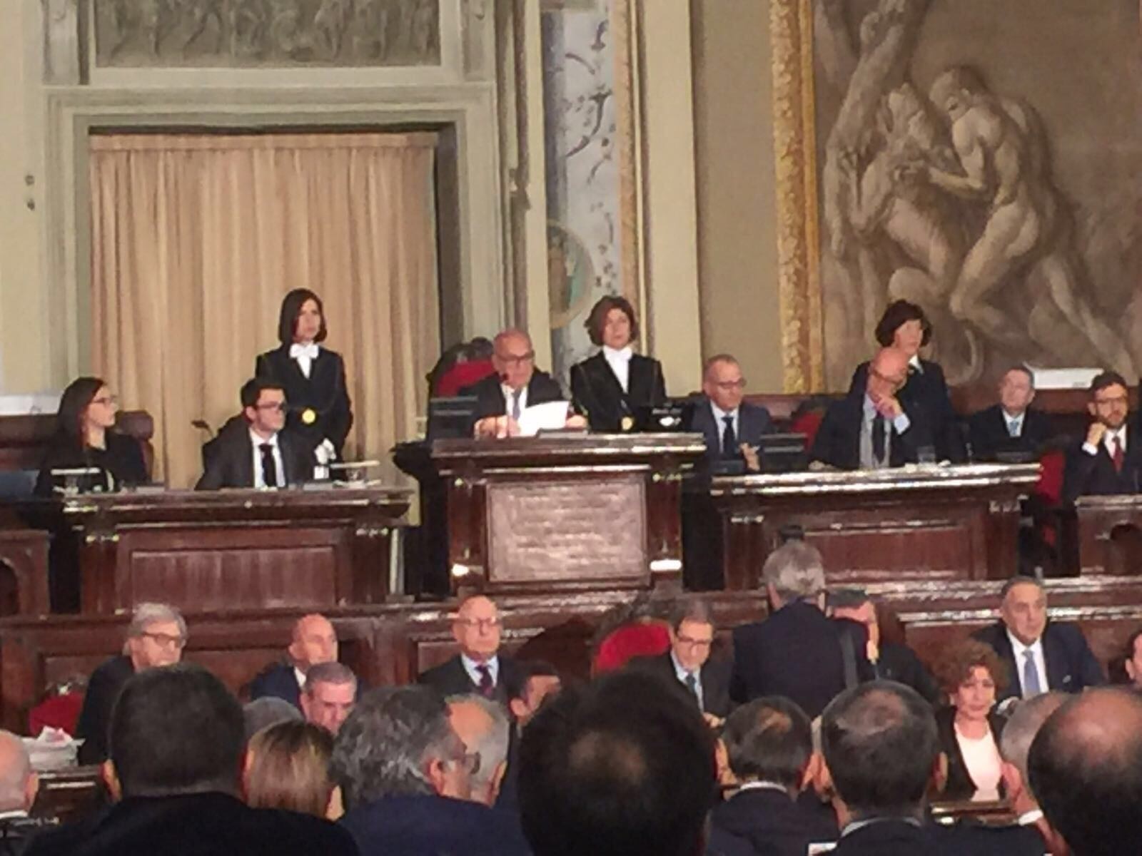 Palermo, si insediano i deputati all'Ars: la maggioranza non ha i numeri per eleggere Miccichè