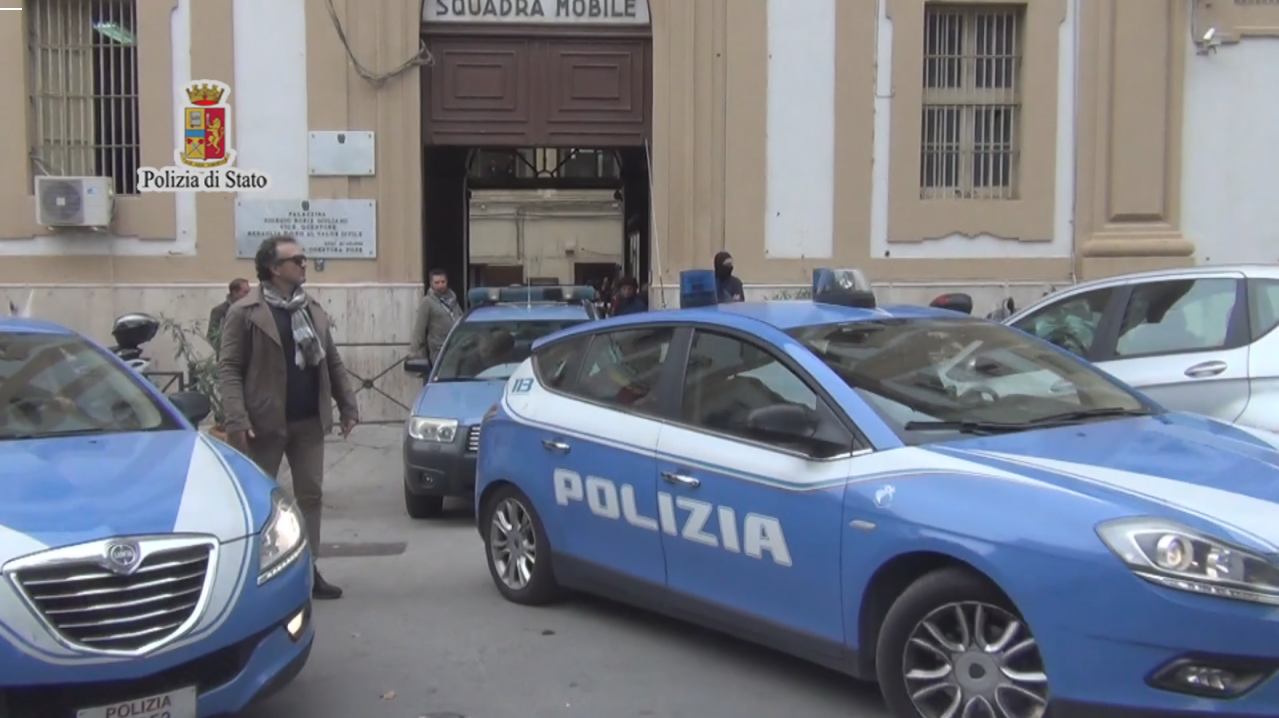 Palermo, evade dai domiciliari e minaccia di morte un parente