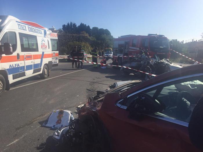 Incidente stradale a Melito Porto Salvo: morti marito e moglie e 4 feriti