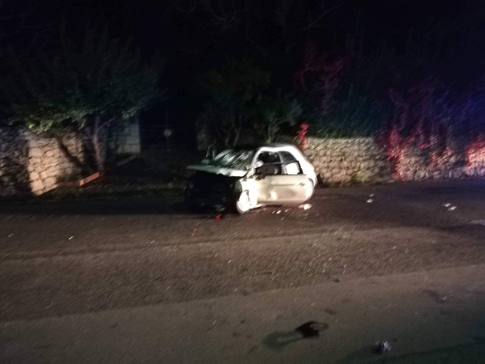 Auto si schianta contro un muro sulla Modica - Frigintini, ferite 3 ragazze: due sono gravi