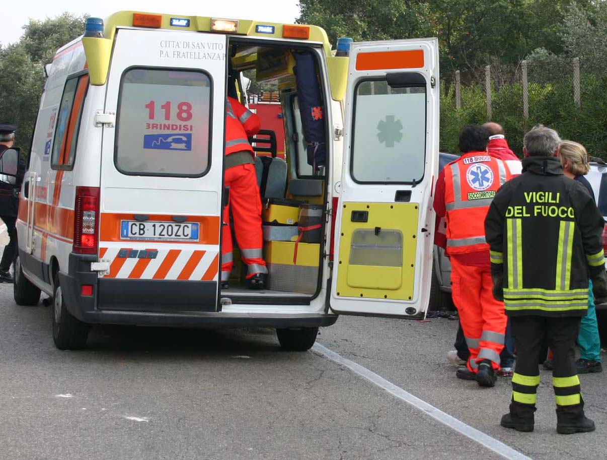 Incidenti, auto fuori strada sulla Gela-Niscemi: muore pensionata
