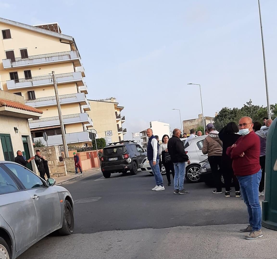 Modica, scontro fra tre auto in via Loreto Gallinara: il bilancio è di 7 feriti 
