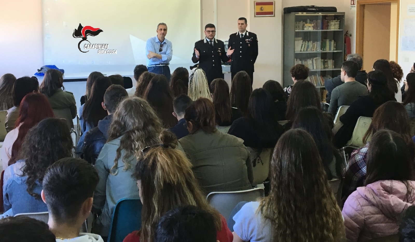 Legalità, i carabinieri incontrano gli studenti del "Raeli" di Noto