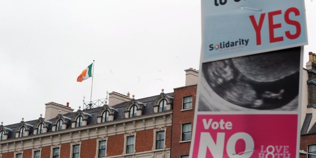 Irlanda: seggi aperti per lo storico referendum sull'aborto