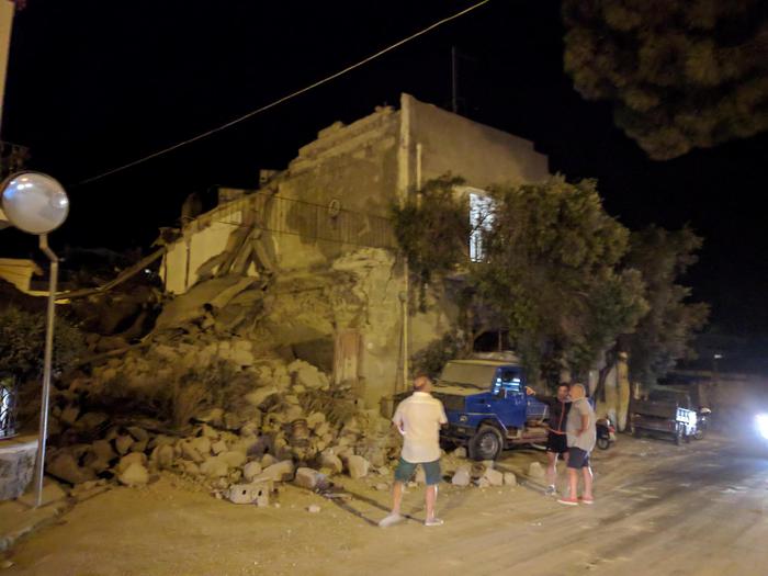 Terremoto a Ischia di magnitudo 4.0, 2 morti e bambini sotto le macerie