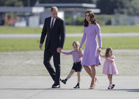 Il principe William e la moglie Kate aspettano il terzo figlio