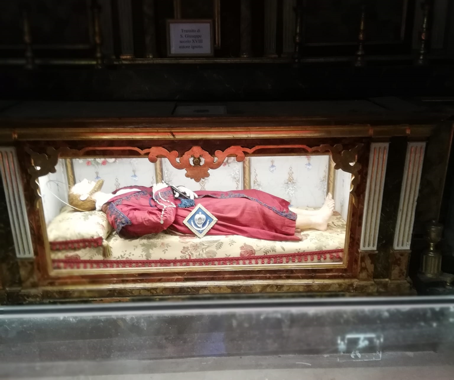 Modica, concluse le operazioni di pulizia del simulacro di San Benedetto Labre nel Duomo di San Pietro