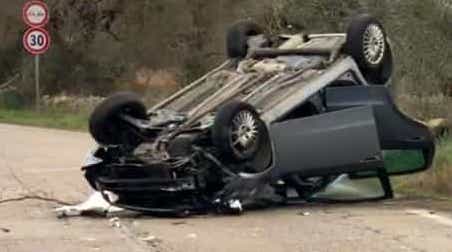 Perde il controllo dell'auto a causa della pioggia: 27enne morta nel Leccese