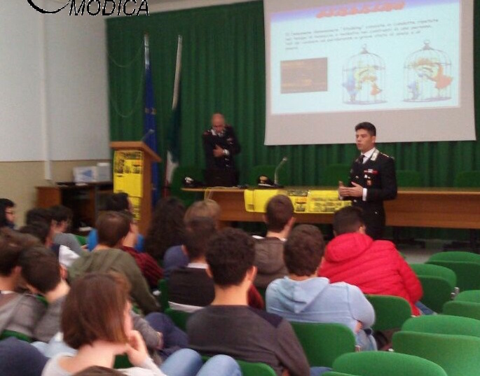 Modica, 'Cultura della Legalità': i carabinieri incontrano gli studenti