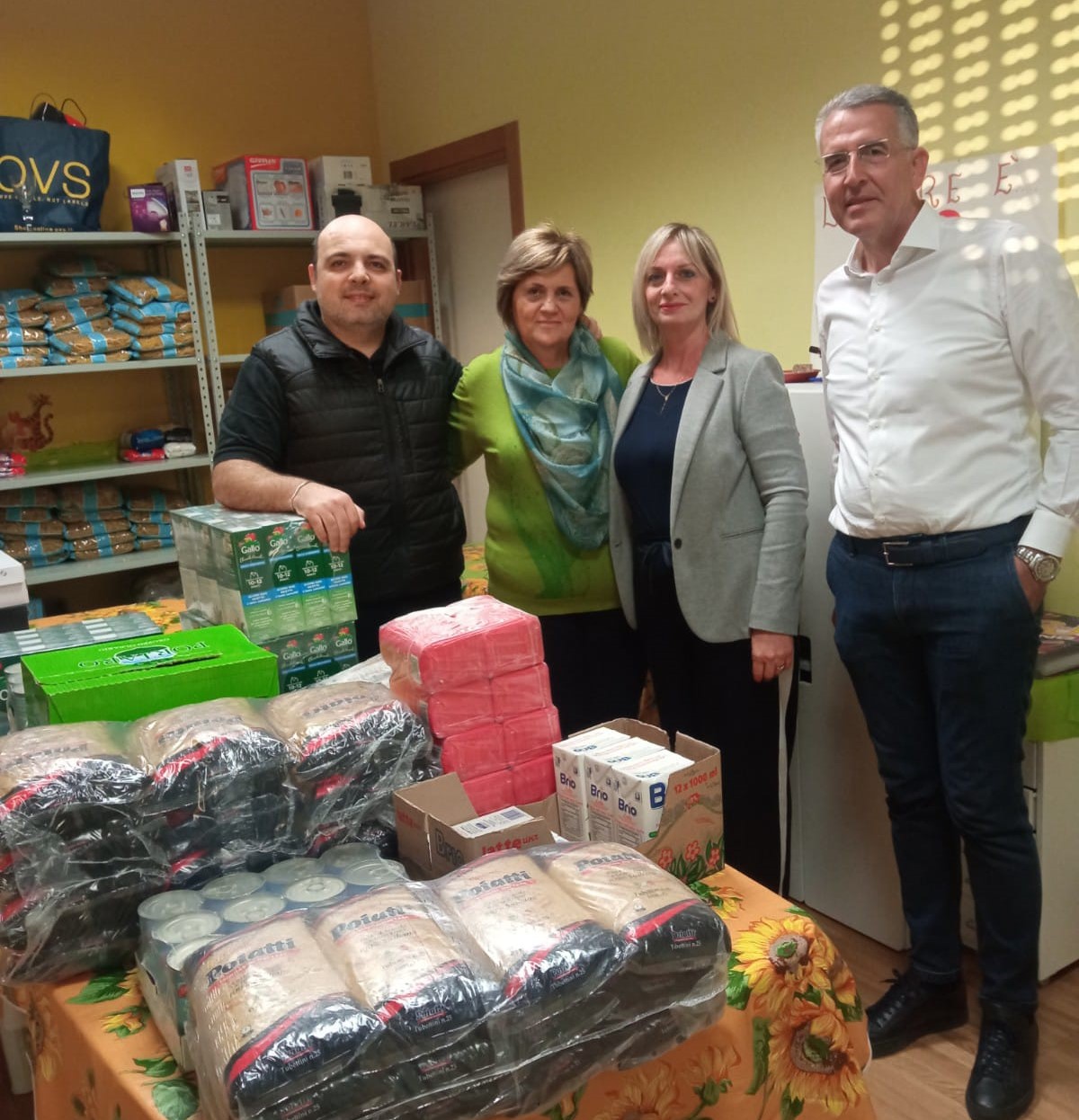 Lentini, il Lions Club a sostegno della Caritas: distribuiti generi alimentari
