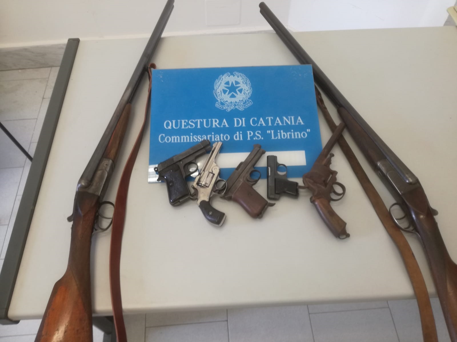 Catania, armi sequestrate a Librino e sei persone denunciate