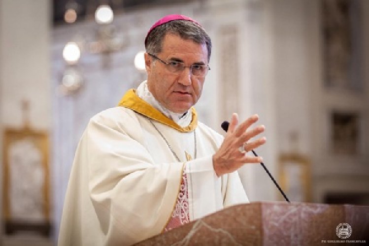Migranti, l'arcivescovo di Palermo: "No a chi alimenta venti di paura"