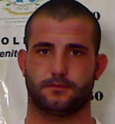 Catania, nascondeva droga per poi spacciarla: arrestato 