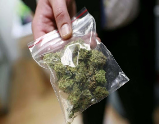 Sedicenne preso ad Adrano con 70 grammi di marijuana